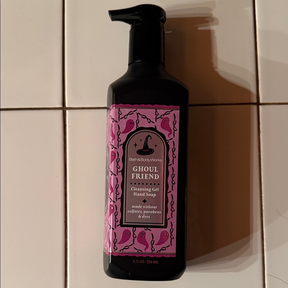 Bath & Body Works Ghoul Friend Pink and Black Hand Soap NEW